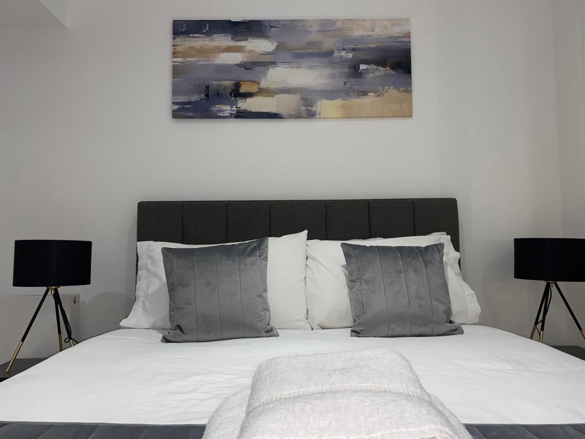 Roomotel - Broadoaks Apartments Solihull Buitenkant foto