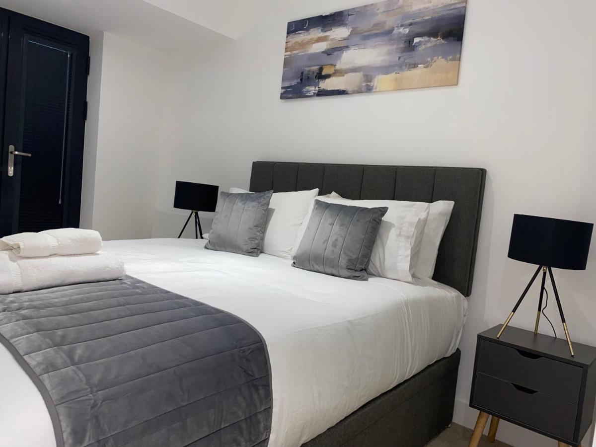 Roomotel - Broadoaks Apartments Solihull Buitenkant foto
