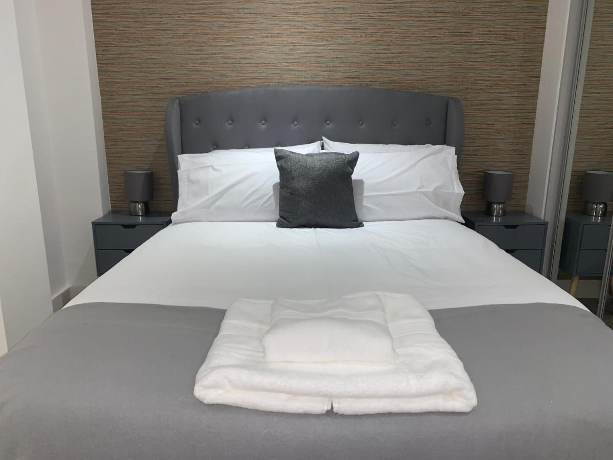 Roomotel - Broadoaks Apartments Solihull Buitenkant foto