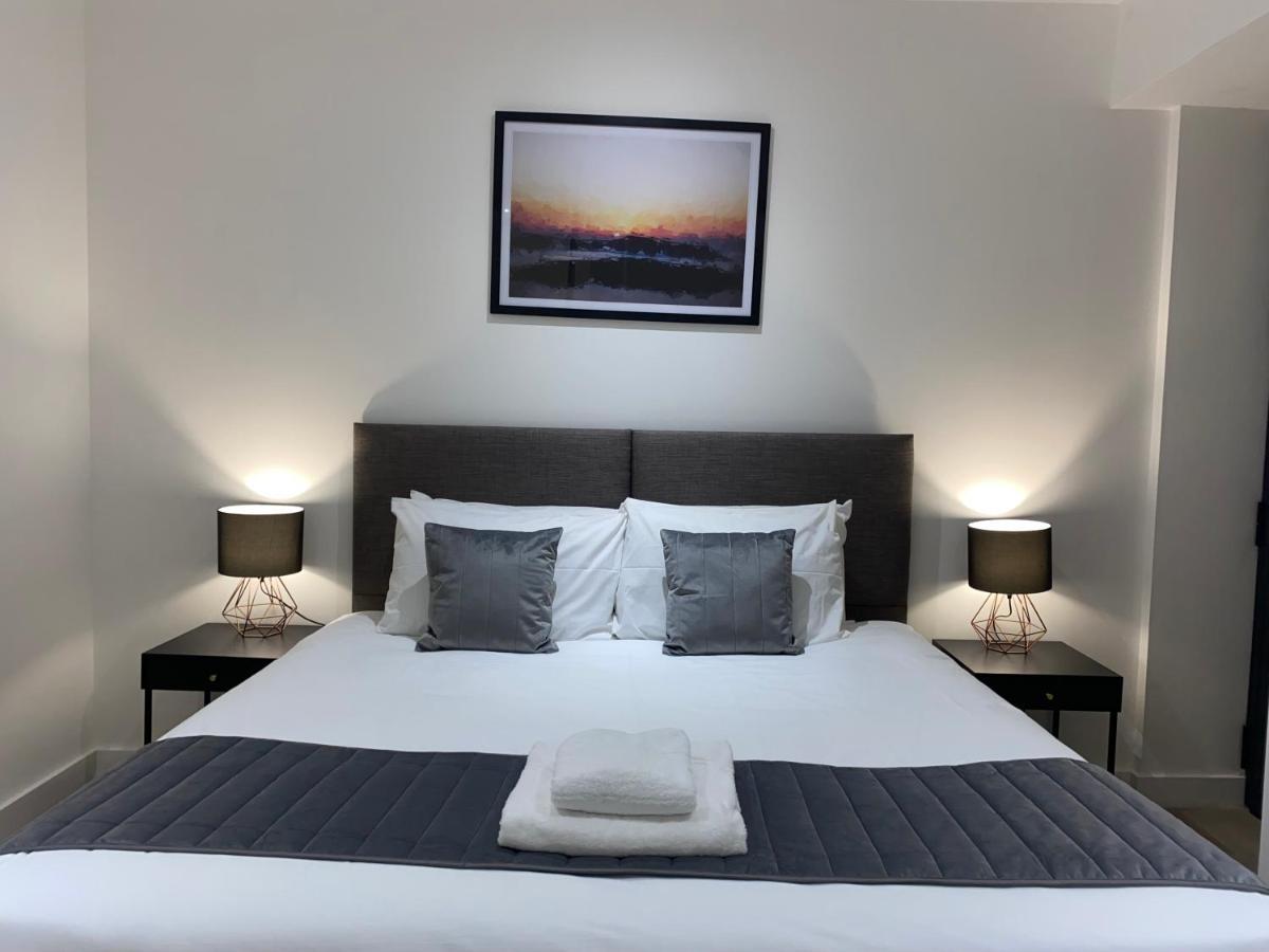 Roomotel - Broadoaks Apartments Solihull Buitenkant foto
