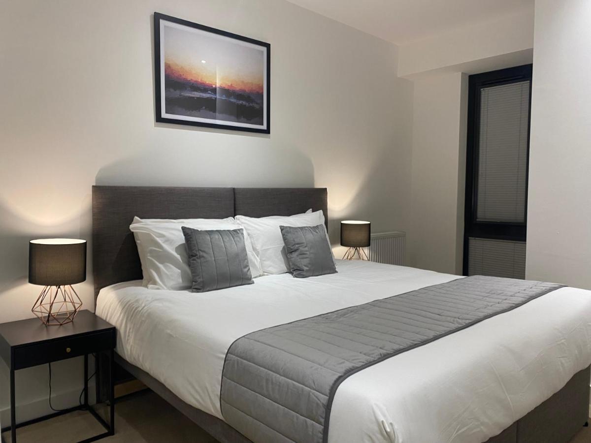 Roomotel - Broadoaks Apartments Solihull Buitenkant foto