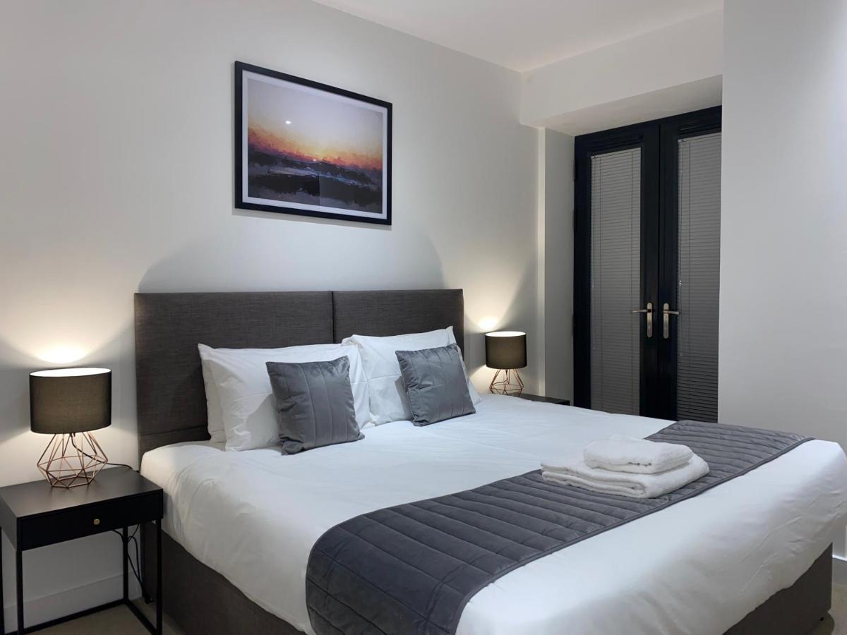 Roomotel - Broadoaks Apartments Solihull Buitenkant foto