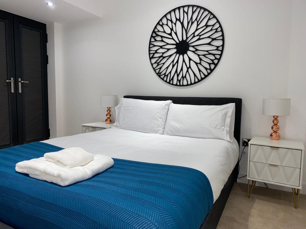Roomotel - Broadoaks Apartments Solihull Buitenkant foto