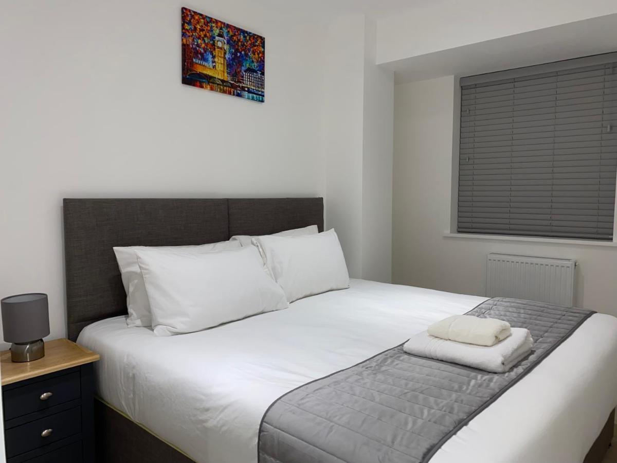 Roomotel - Broadoaks Apartments Solihull Buitenkant foto