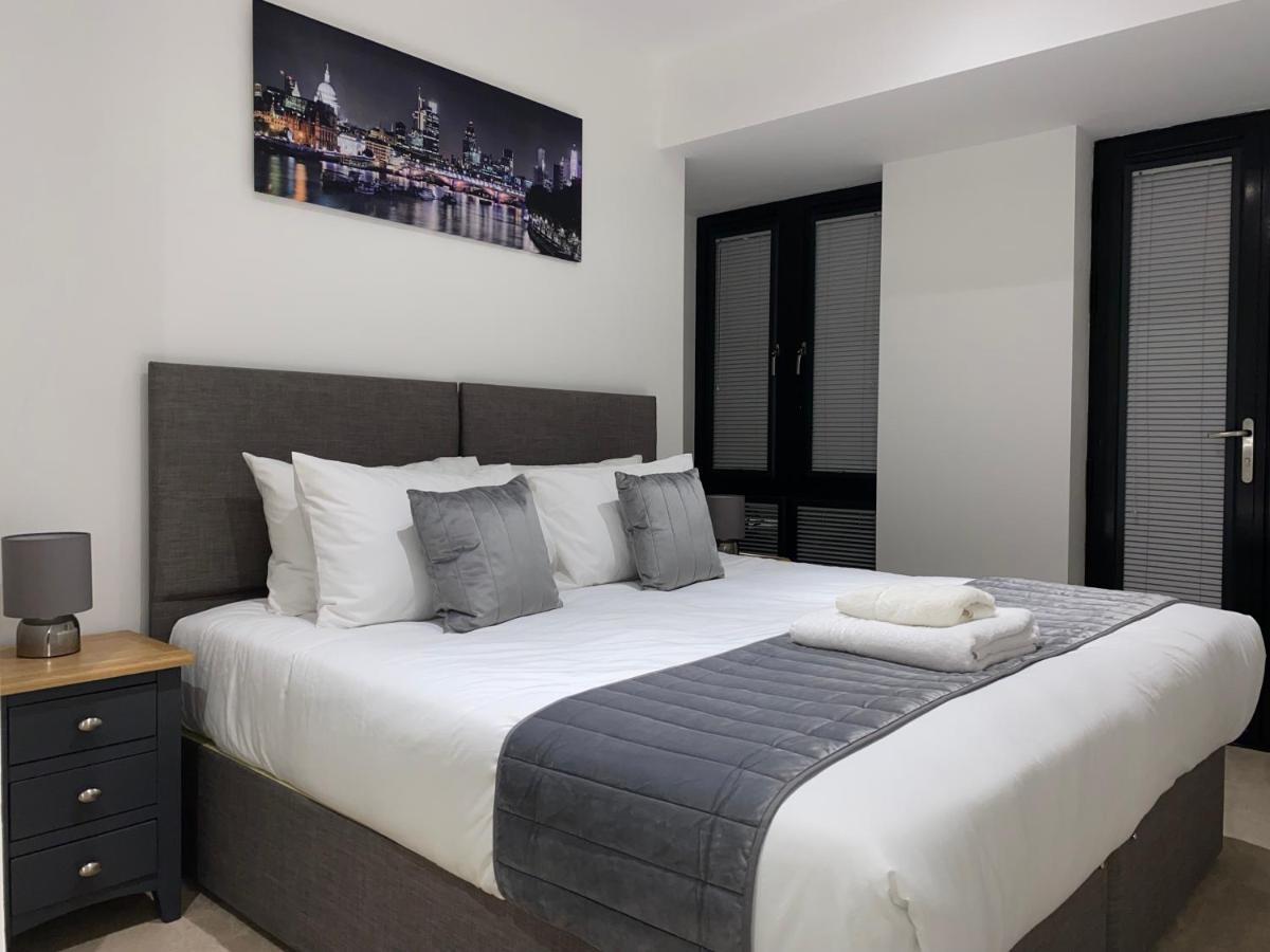 Roomotel - Broadoaks Apartments Solihull Buitenkant foto