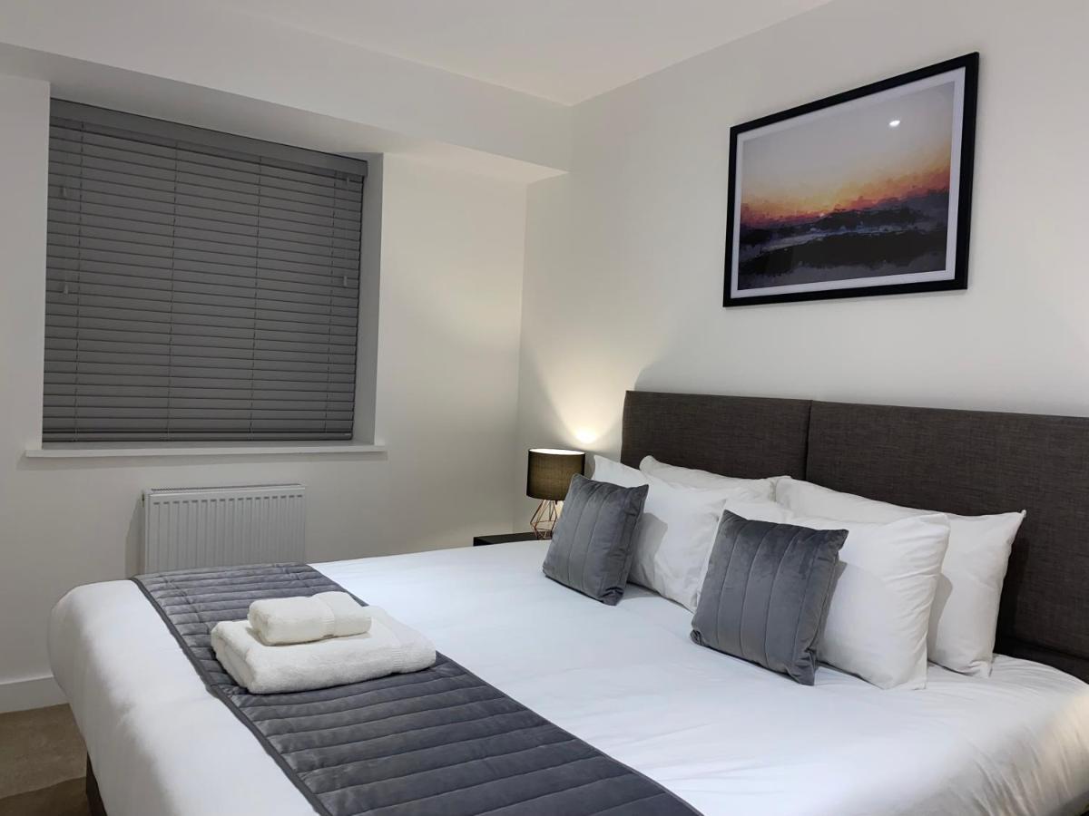 Roomotel - Broadoaks Apartments Solihull Buitenkant foto